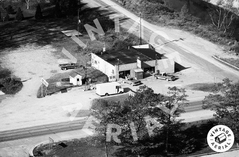 Singing Bridge Store and Station - 1982 (newer photo)